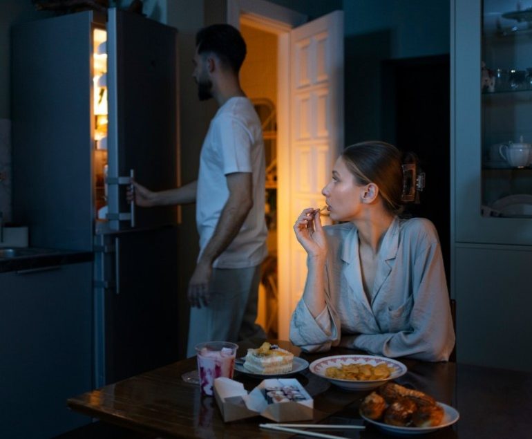 Gece Gelen Sigara ve Yemek Atakları Nasıl Durdurulur?